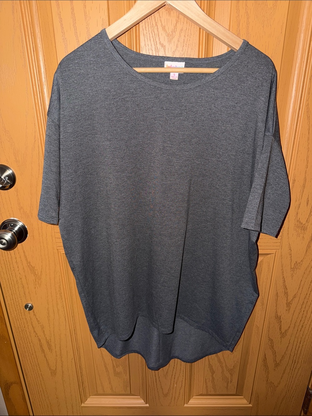 LuLaRoe Relaxed Scoop Neck Short Sleeve Top in Charcoal